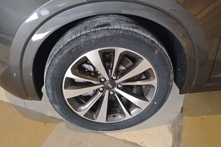 Used Li Auto ONE 2020 Extended-Range 6-Seater Version Exterior 4