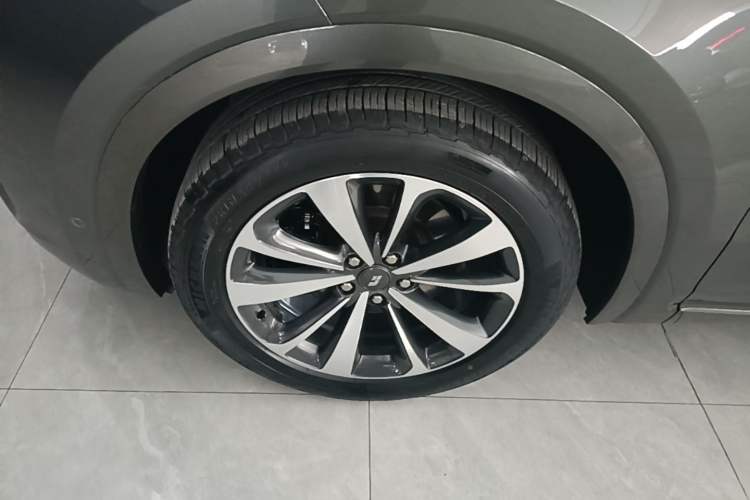 Used Li Auto ONE 2020 Extended-Range 6-Seater Version Exterior 4