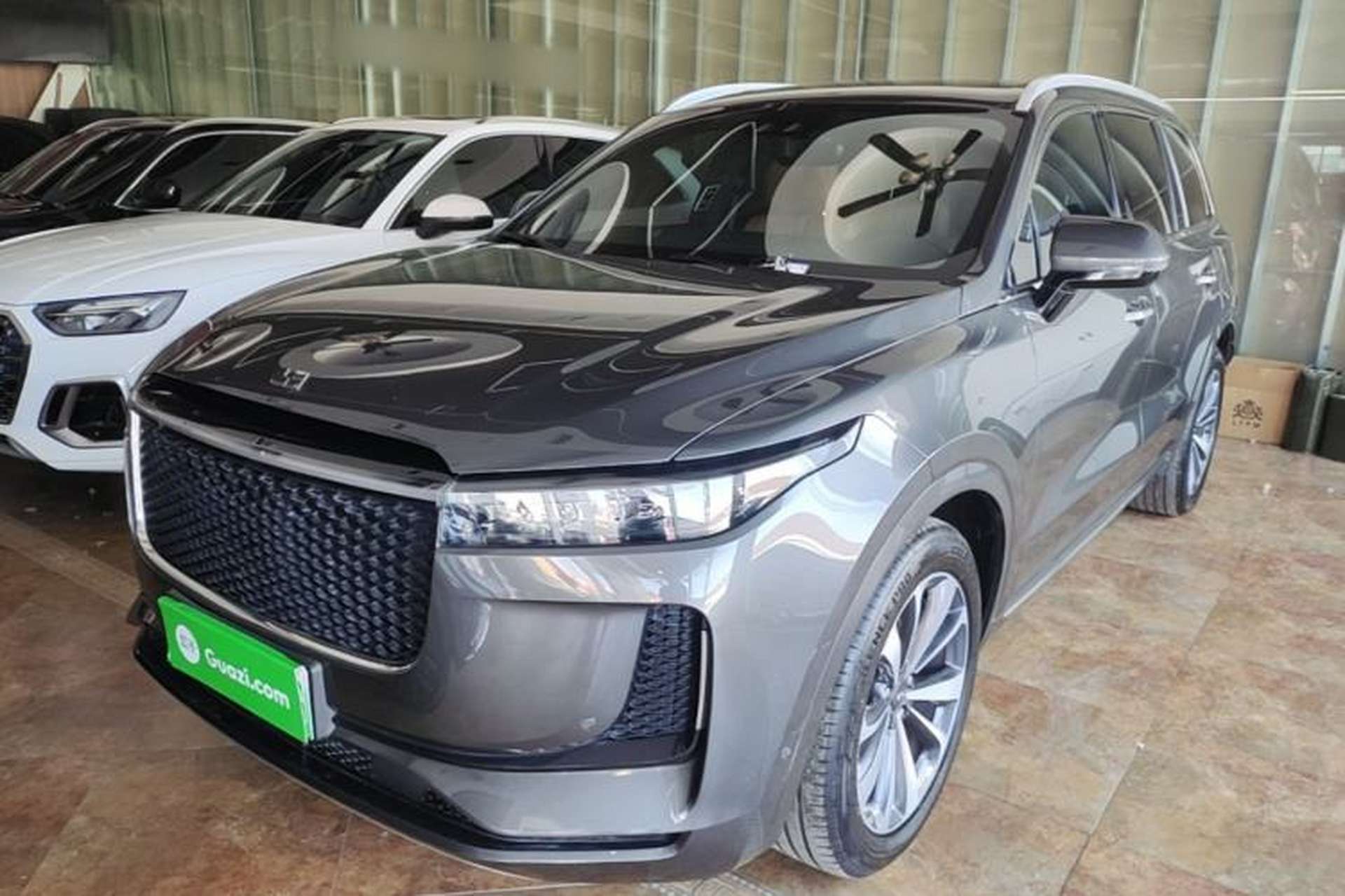 Used Li Auto ONE 2020 Extended-Range 6-Seater Version Front Left 45 Deg