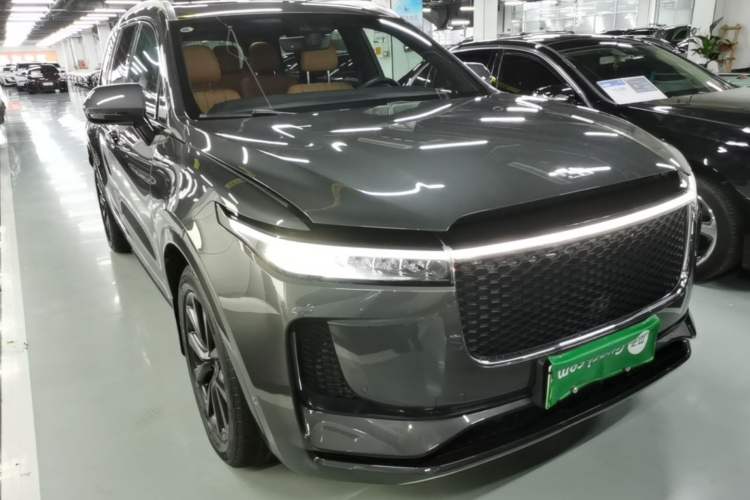 Used Li Auto ONE 2020 Extended-Range 6-Seater Version Front Right 45 Deg