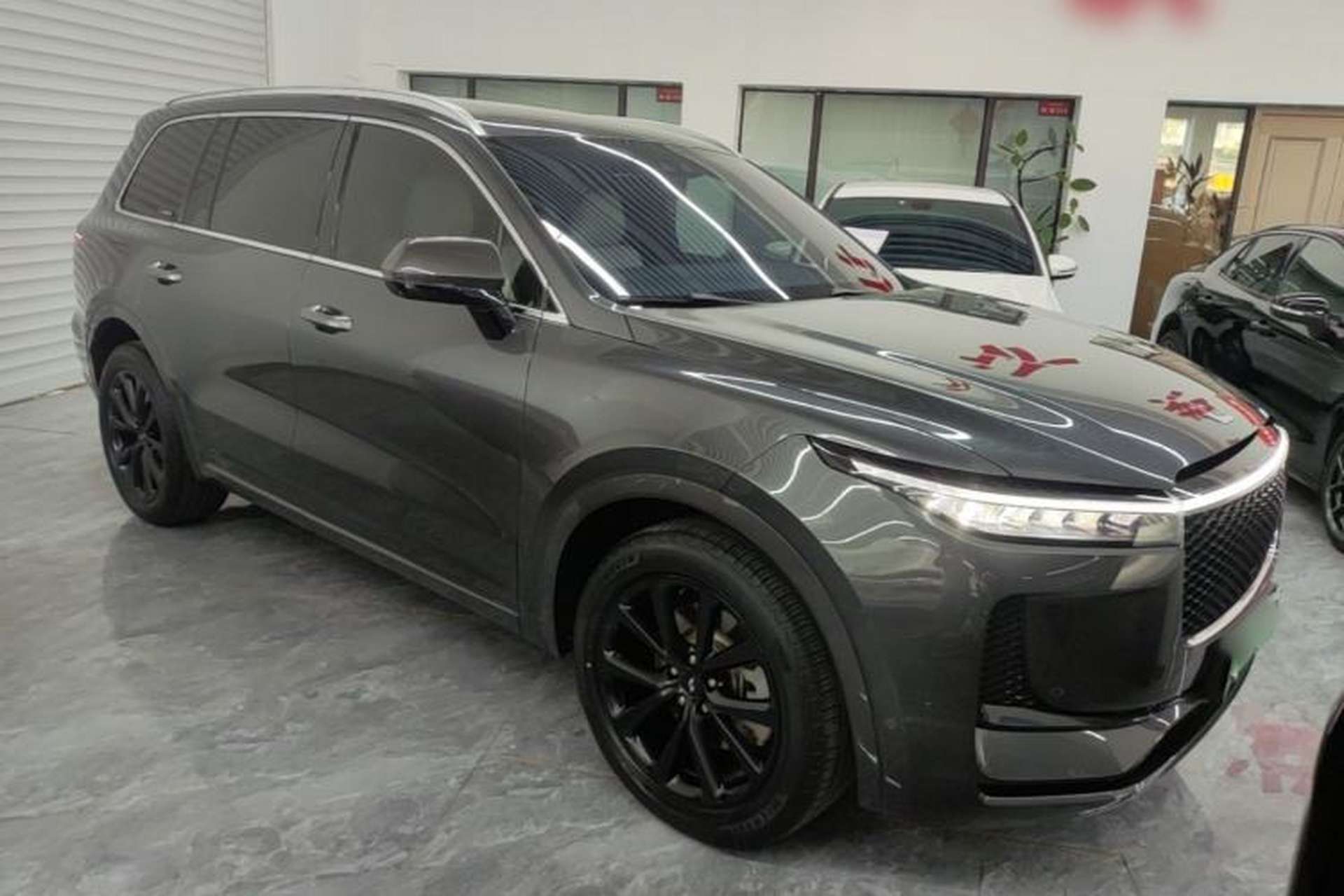 Used Li Auto ONE 2020 Extended-Range 6-Seater Version Front Right 45 Deg