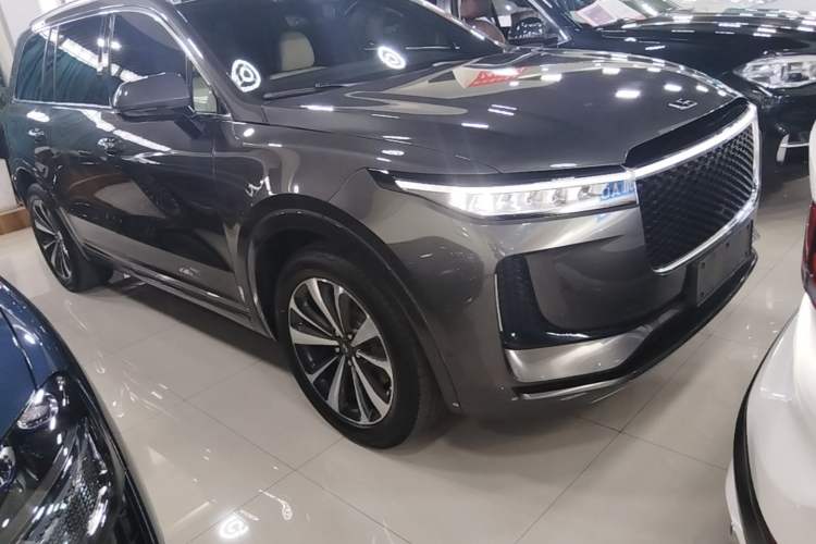 Used Li Auto ONE 2020 Extended-Range 6-Seater Version Front Right 45 Deg