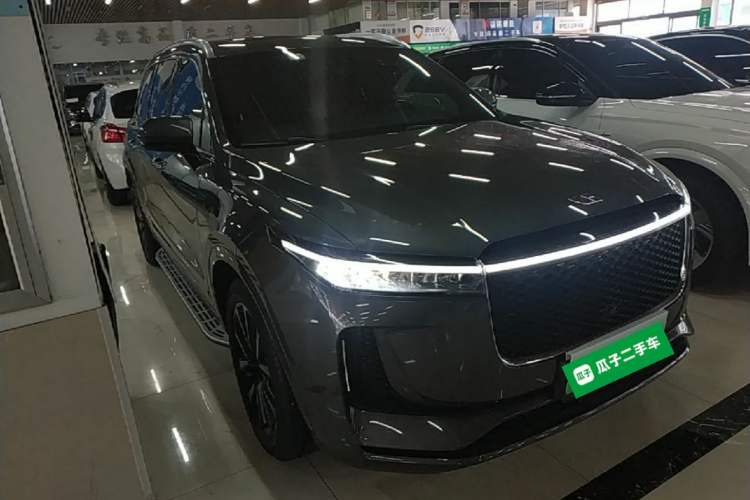 Used Li Auto ONE 2020 Extended-Range 6-Seater Version Front Right 45 Deg
