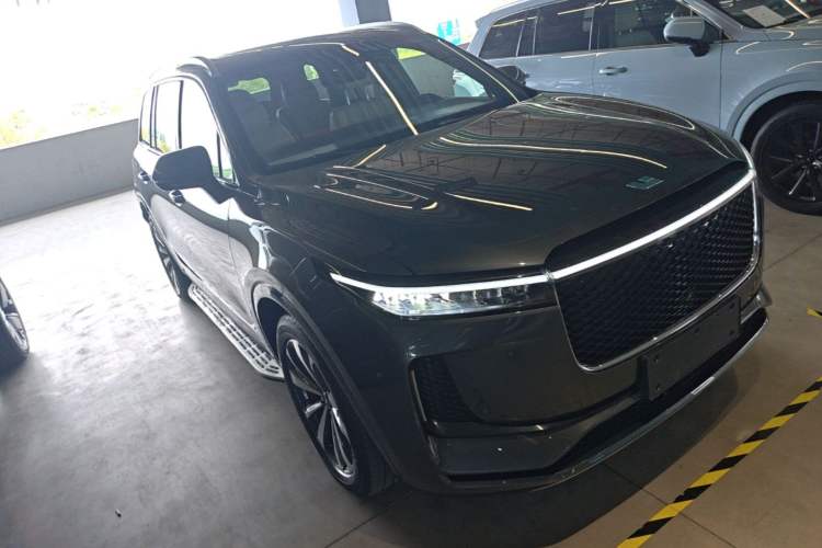 Used Li Auto ONE 2020 Extended-Range 6-Seater Version Front Right 45 Deg