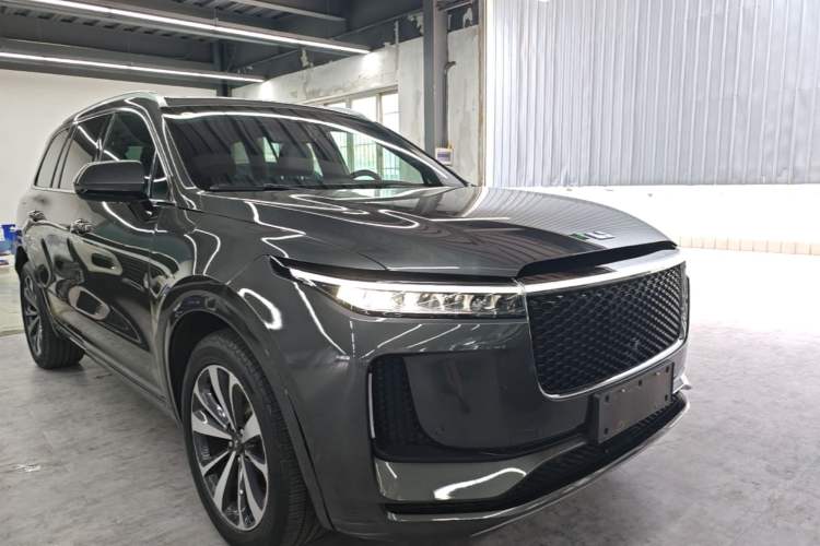 Used Li Auto ONE 2020 Extended-Range 6-Seater Version Front Right 45 Deg