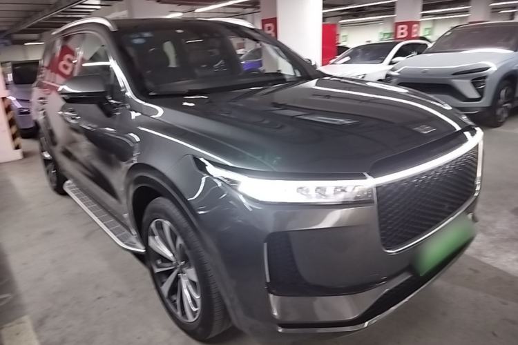 Used Li Auto ONE 2020 Extended-Range 6-Seater Version Front Right 45 Deg