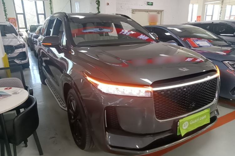 Used Li Auto ONE 2020 Extended-Range 6-Seater Version Front Right 45 Deg