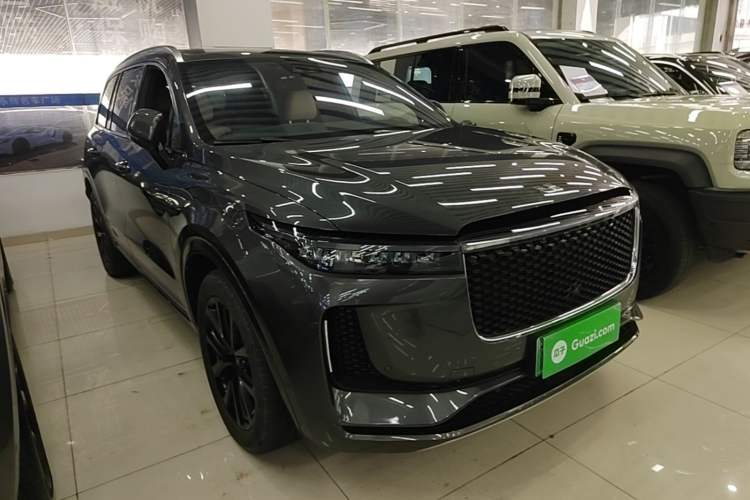 Used Li Auto ONE 2020 Extended-Range 6-Seater Version Front Right 45 Deg