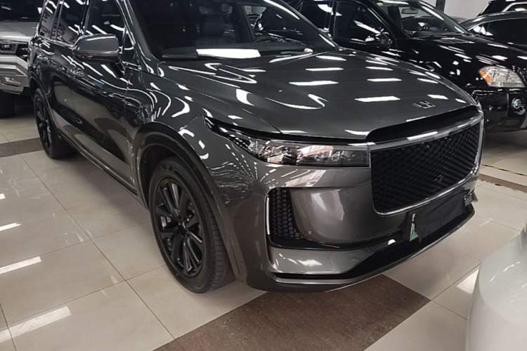 Used Li Auto ONE 2020 Extended-Range 6-Seater Version Front Right 45 Deg
