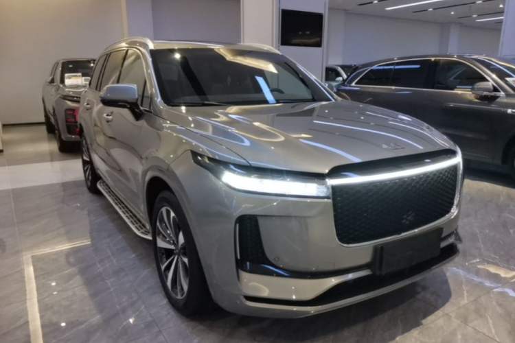 Used Li Auto ONE 2020 Extended-Range 6-Seater Version Front Right 45 Deg