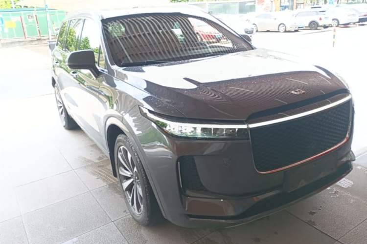 Used Li Auto ONE 2020 Extended-Range 6-Seater Version Front Right 45 Deg