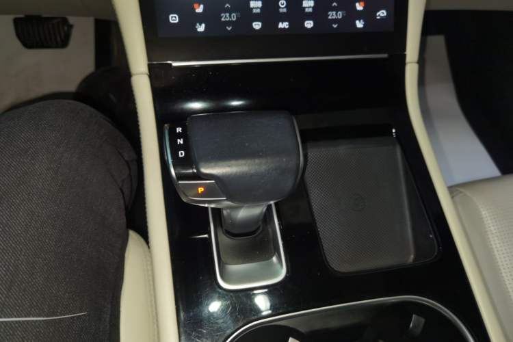 Used Li Auto ONE 2020 Extended-Range 6-Seater Version Gear Lever