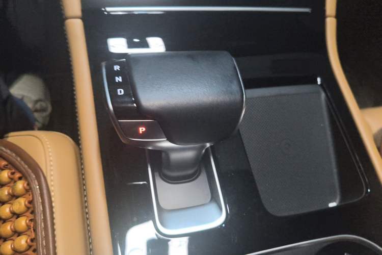 Used Li Auto ONE 2020 Extended-Range 6-Seater Version Gear Lever