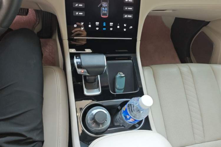 Used Li Auto ONE 2020 Extended-Range 6-Seater Version Gear Lever