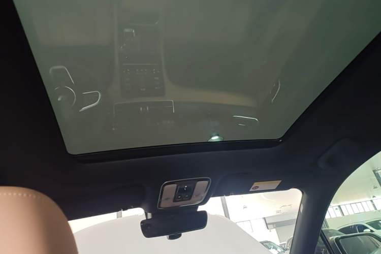 Used Li Auto ONE 2020 Extended-Range 6-Seater Version Headliner