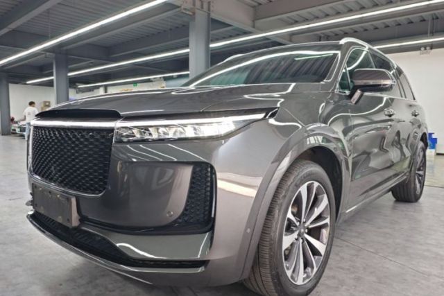 Ojetý Li Auto ONE 2020 Extended-Range 6-Seater Version