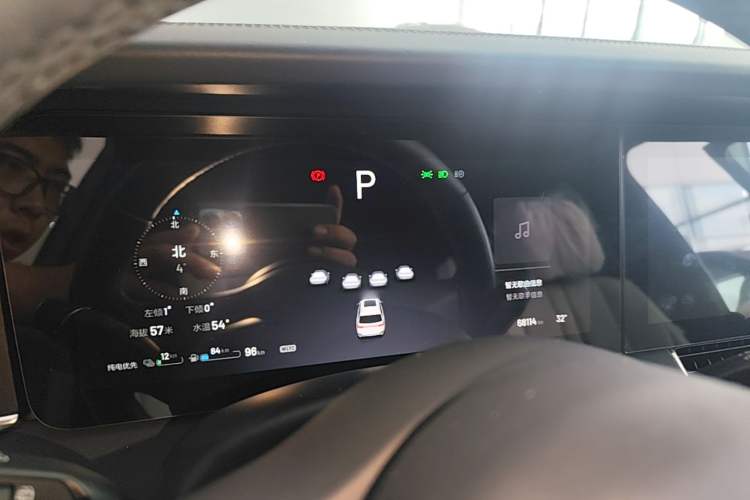 Used Li Auto ONE 2020 Extended-Range 6-Seater Version Instrument Cluster