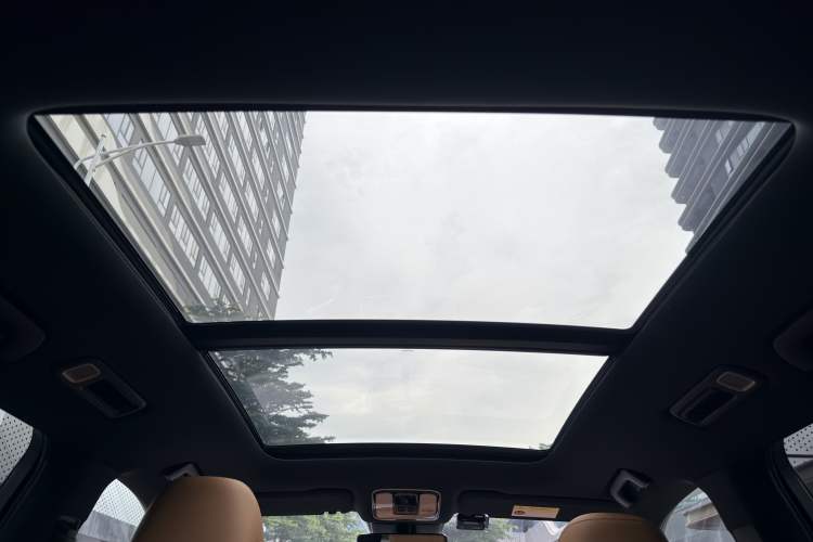 Used Li Auto ONE 2020 Extended-Range 6-Seater Version Interior 10