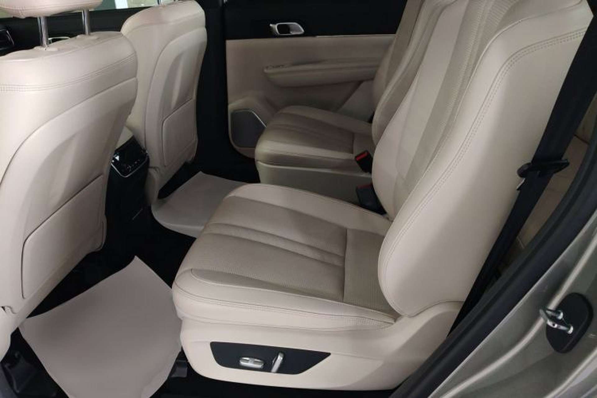 Used Li Auto ONE 2020 Extended-Range 6-Seater Version Interior 4