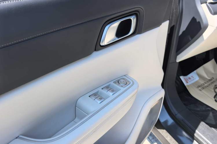 Used Li Auto ONE 2020 Extended-Range 6-Seater Version Interior 9