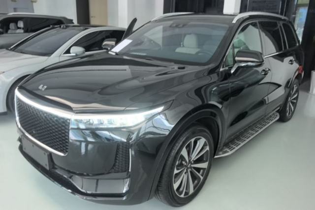 Ojetý Li Auto ONE 2020 Extended-Range 6-Seater Version