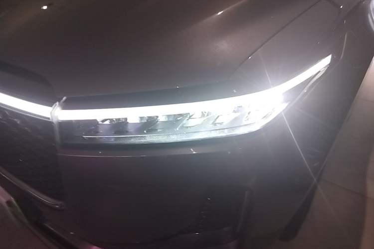Used Li Auto ONE 2020 Extended-Range 6-Seater Version Left Front Headlight