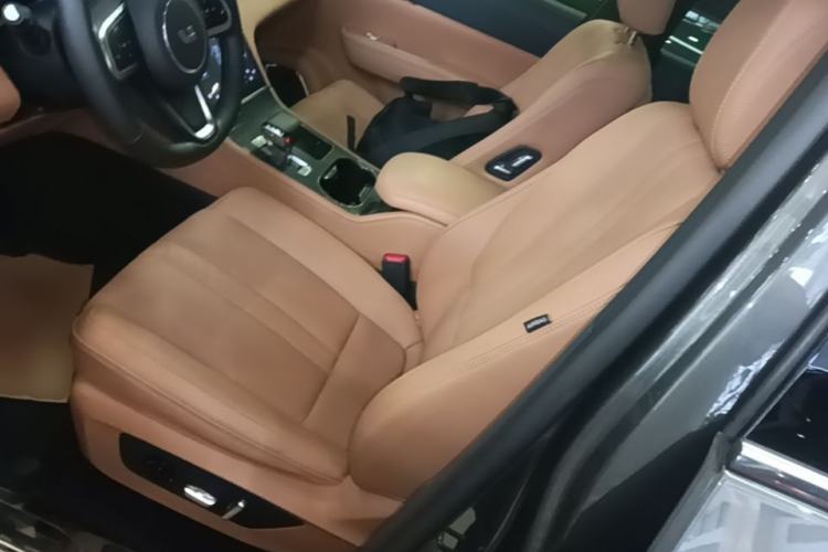 Used Li Auto ONE 2020 Extended-Range 6-Seater Version Left Front Seat