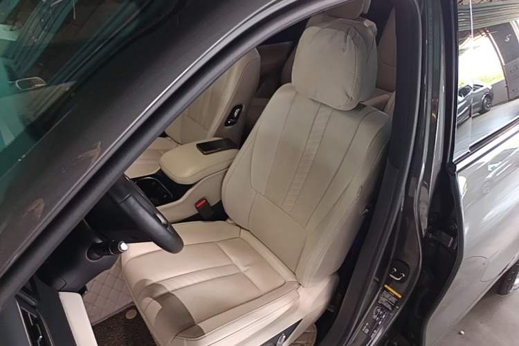 Used Li Auto ONE 2020 Extended-Range 6-Seater Version Left Front Seat