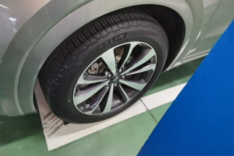 Used Li Auto ONE 2020 Extended-Range 6-Seater Version Left Front Wheel Hub