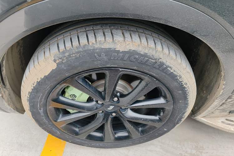 Used Li Auto ONE 2020 Extended-Range 6-Seater Version Left Front Wheel Hub