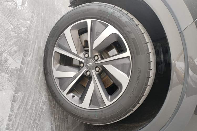 Used Li Auto ONE 2020 Range-Extended 7-Seater Version Left Front Wheel Hub
