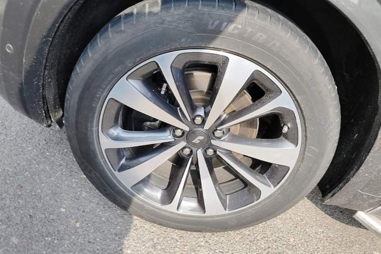 Used Li Auto ONE 2020 Extended-Range 6-Seater Version Left Front Wheel Hub