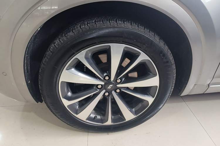 Used Li Auto ONE 2020 Extended-Range 6-Seater Version Left Front Wheel Hub