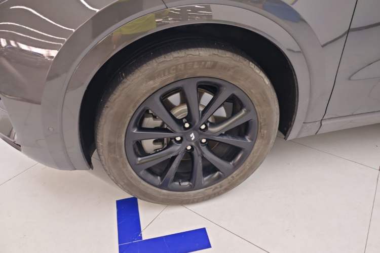 Used Li Auto ONE 2020 Extended-Range 6-Seater Version Left Front Wheel Hub