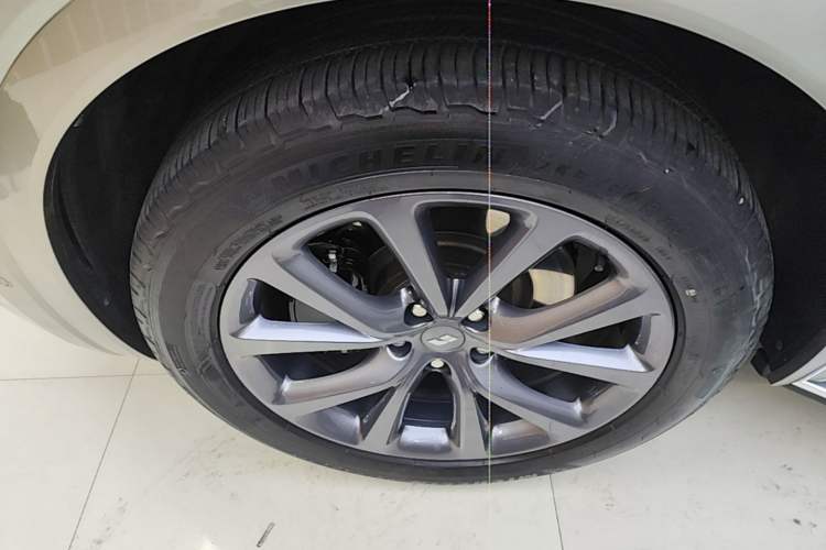 Used Li Auto ONE 2020 Extended-Range 6-Seater Version Left Front Wheel Hub