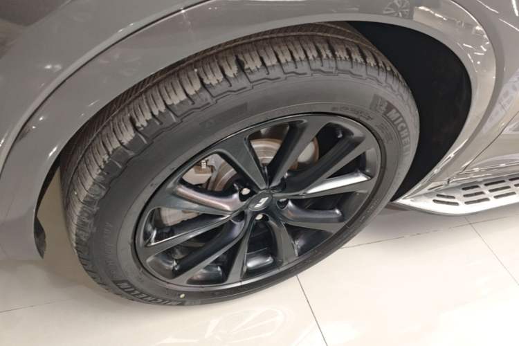 Used Li Auto ONE 2020 Extended-Range 6-Seater Version Left Front Wheel Hub