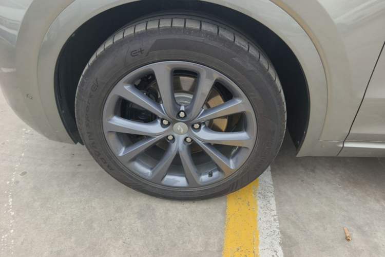 Used Li Auto ONE 2020 Extended-Range 6-Seater Version Left Front Wheel Hub