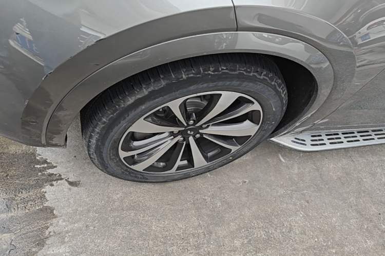 Used Li Auto ONE 2020 Extended-Range 6-Seater Version Left Front Wheel Hub