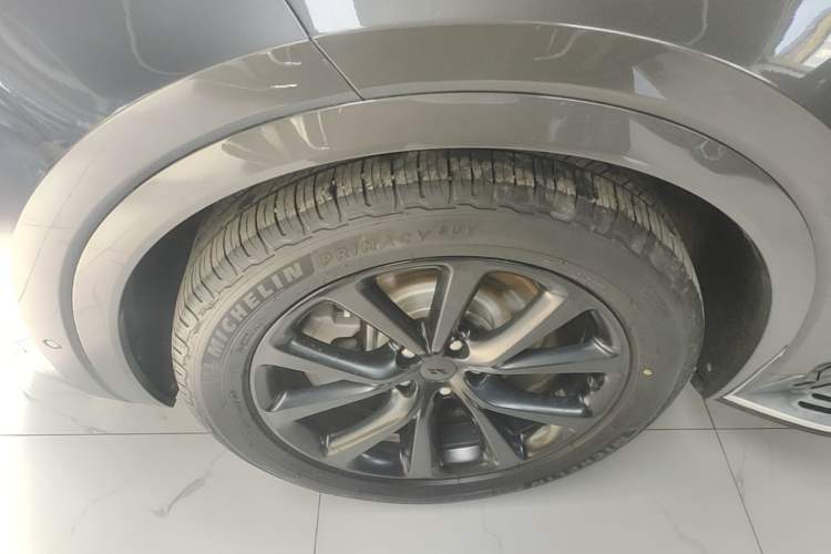 Used Li Auto ONE 2020 Range-Extended 7-Seater Version Left Front Wheel Hub