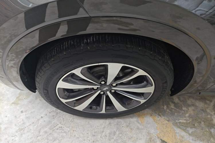 Used Li Auto ONE 2020 Extended-Range 6-Seater Version Left Front Wheel Hub