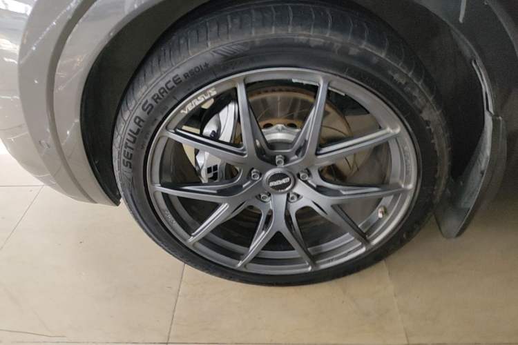 Used Li Auto ONE 2020 Extended-Range 6-Seater Version Left Front Wheel Hub