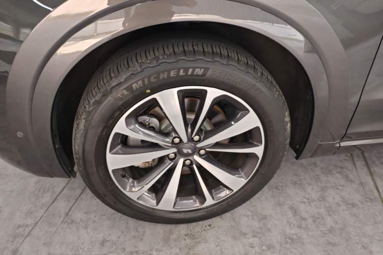 Used Li Auto ONE 2020 Extended-Range 6-Seater Version Left Front Wheel Hub