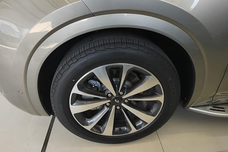 Used Li Auto ONE 2020 Extended-Range 6-Seater Version Left Front Wheel Hub