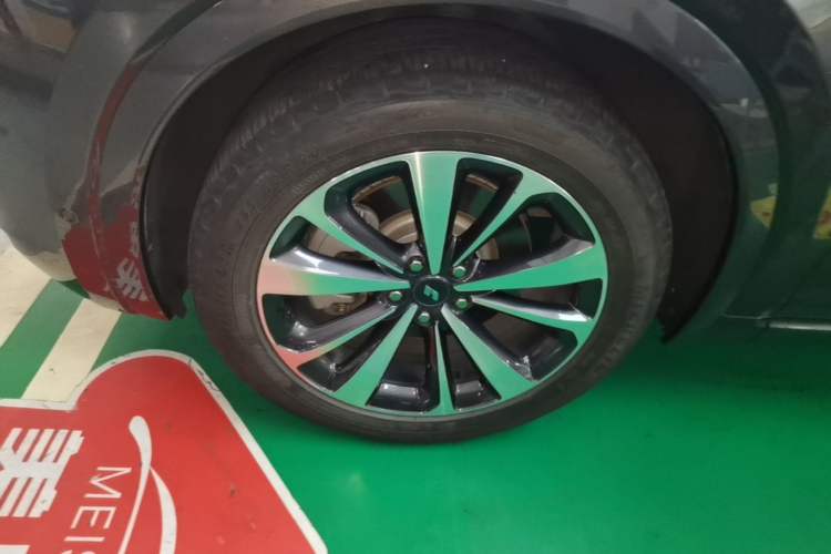 Used Li Auto ONE 2020 Extended-Range 6-Seater Version Left Front Wheel Hub