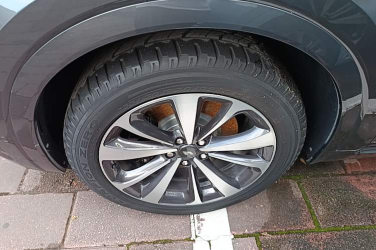 Used Li Auto ONE 2020 Extended-Range 6-Seater Version Left Front Wheel Hub
