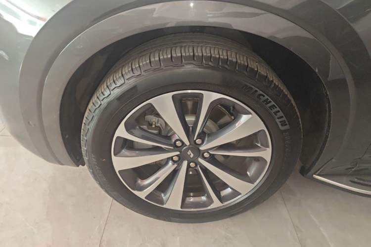 Used Li Auto ONE 2020 Extended-Range 6-Seater Version Left Front Wheel Hub