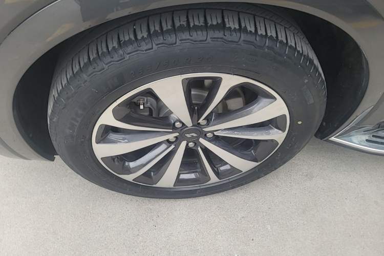 Used Li Auto ONE 2020 Extended-Range 6-Seater Version Left Front Wheel Hub