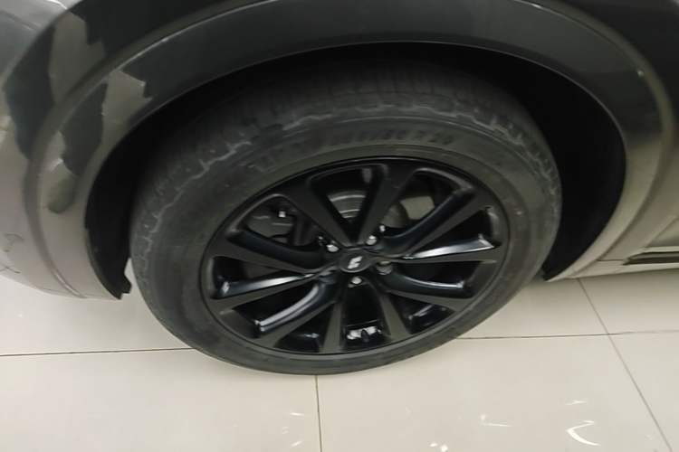 Used Li Auto ONE 2020 Extended-Range 6-Seater Version Left Front Wheel Hub