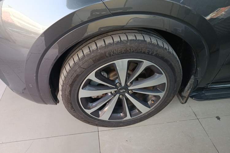 Used Li Auto ONE 2020 Extended-Range 6-Seater Version Left Front Wheel Hub