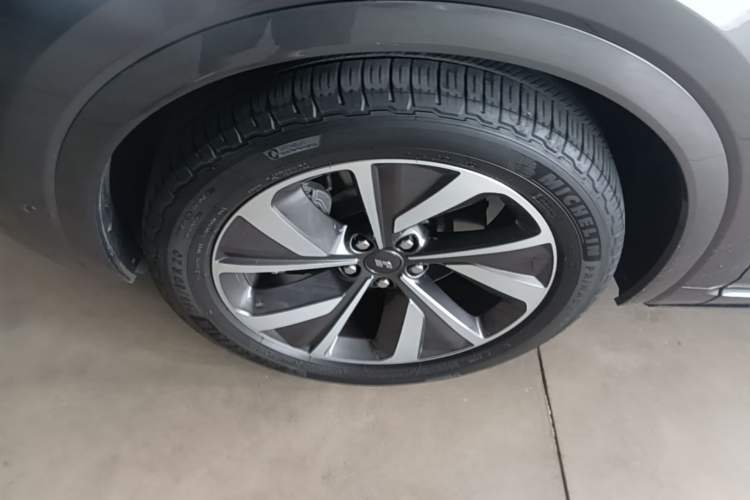 Used Li Auto ONE 2020 Extended-Range 6-Seater Version Left Front Wheel Hub